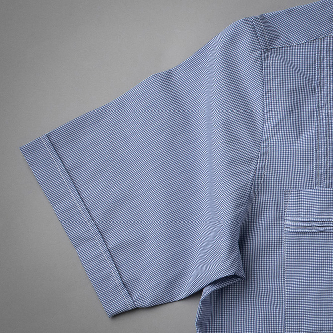 Sleeve detail